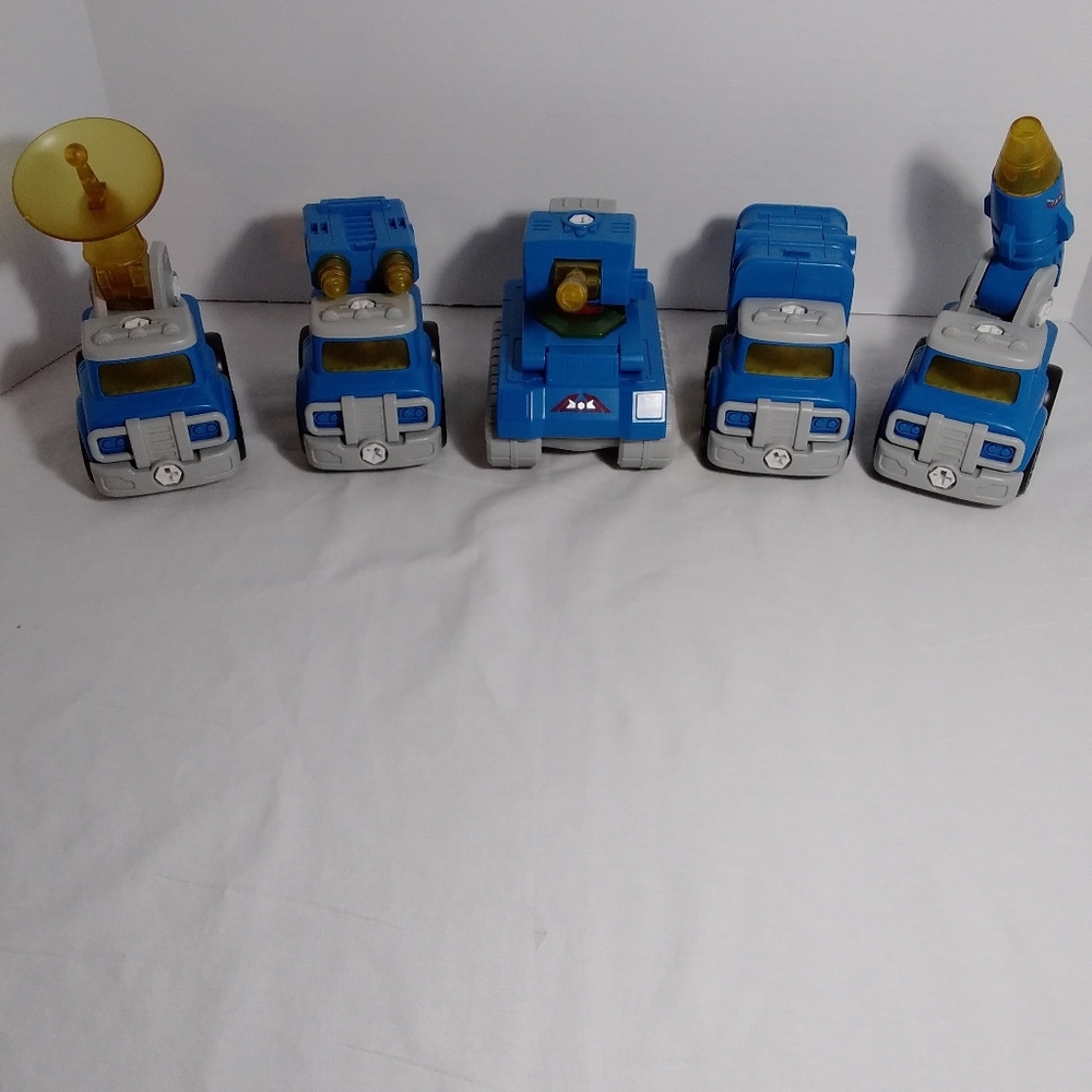 Hahaland 5-1 Transformimg Robot Set